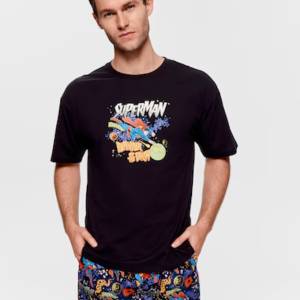 Peter Alexander lanza colección de pijamas de Superman en tamaño héroe