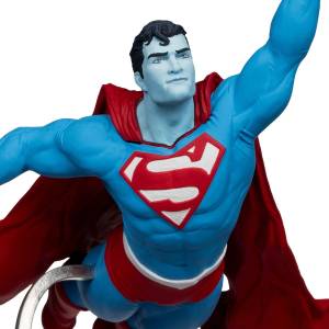 Reserva tu estatua de resina Superman Red and Blue de DC Direct de Lee Bermejo a escala 1:10