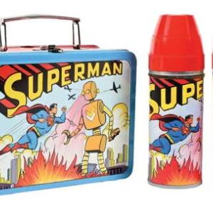 Lonchera de Superman de 1954 se vende por $31.000 en subasta