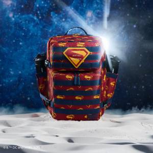 WOLFpak lanza colección oficial de mochilas y parches de Supergirl