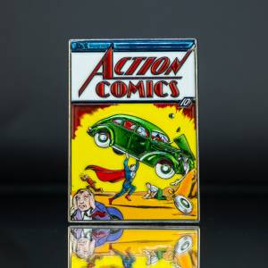 McFarlane Toys celebra primera aparición de Superman con nuevo pin metálico 3D de “Action Comics #1”