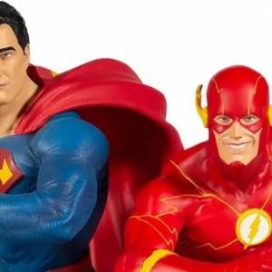 Estatua de la carrera Superman vs. The Flash