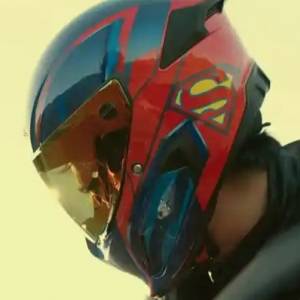 Diseño de casco de Superman incluido en la colección de DC ATLAS 4.0 de Ruroc
