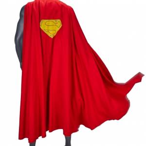 Capa de Superman usada en “Superman: III” está en subasta actualmente
