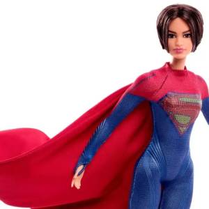 Barbie Doll de Supergirl de “The Flash”